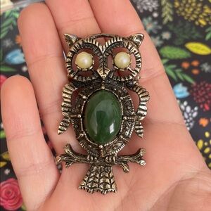 Vintage Owl Pendant Brooch with Green Stone